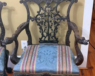 Look at the fantastic dragon arms...