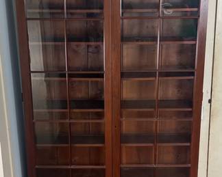 Looks potentially locally made, early 19th century bookcase cabinet. Quite tall, and an easy fit in an interior with antiques and modern lifestyles!