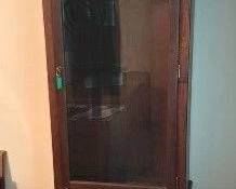 NICE WOOD GUN RIFLE DISPLAY CABINET 
