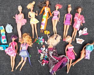 BARBIE DOLL LOT