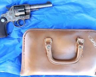 VINTAGE COLT 38 SPECIAL REVOLVER & BAG ALL GUNS ARE BEING HELD AT ATLAS FIREARMS IN WINSTON SALEM NC ***ALL*** FIREARMS WILL REQUIRE TRANSFER AND BACKGROUND CHECKS ABSOLUTELY NO EXCEPTIONS. IF YOU CANNOT LEGALLY OWN A FIREARM DO NOT BID!!! WE ARE SELLING LIKE WE FOUND IT AND DID NOT CLEAN IT BECAUSE I KNOW EVERYONE HAS THEIR OWN CLEANING METHOD. ALSO NO SHIPPING
