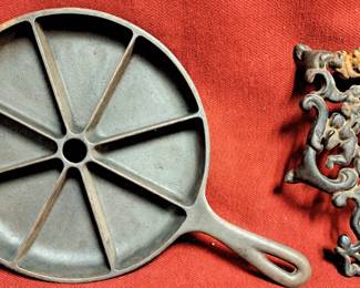 CAST IRON PAN TRIVET