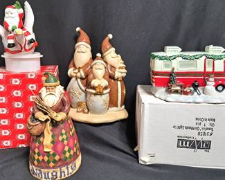 CHRISTMAS DECOR & JIM SHORE SANTA