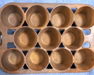 CAST IRON MUFFIN PAN