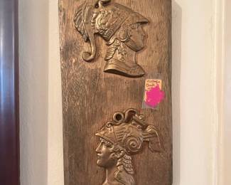 Vintage Chalkware Set
Excellent condition
11” tall x 5” across 