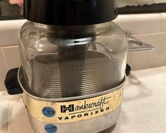 Vintage Hankscraft Vaporizer
Great working condition.