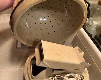GE Vintage Hairdryer
Working condition.