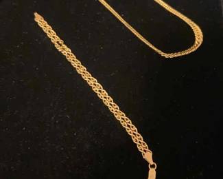 They Will Love This 14K Gold Set