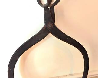 Tongs