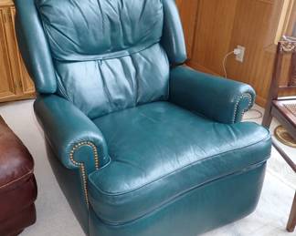 GREEN LEATHER CHAIR