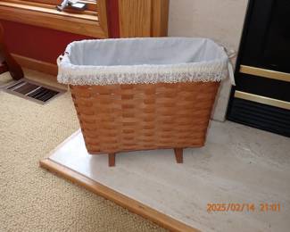 MAGAZINE BASKET
