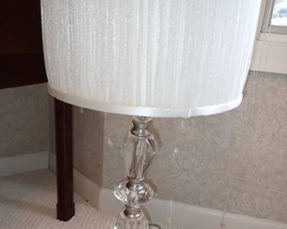 GLASS TABLE LAMP