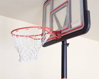 BASKETBALL HOOP