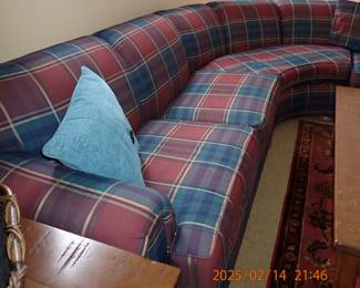 LARGE SECTIONAL PLAID