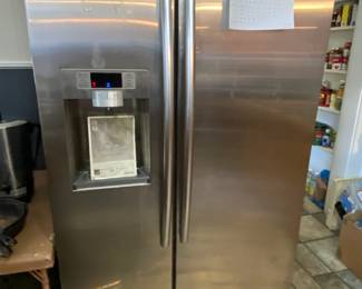 Samsung side by side refrigerator freezer, model RS22HDHPNSR