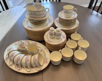 Noritake 71 piece set