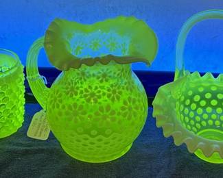 Vasaline (uranium) glass
