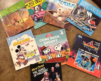 3 gremlin books have a 45 included.  