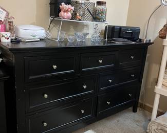 Has two matching nightstands 