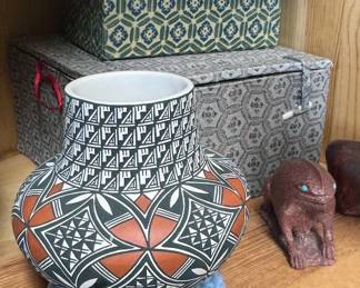 Acoma pottery
