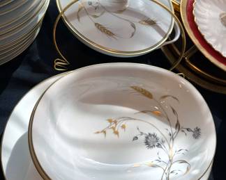 Heinrich Selb Bavarian china in Golden Harvest: dinner + salad plates, cups + saucers, bowls; serving ware, including gravy boat, sugar + creamer, casserole dish, bowl + oval platter
