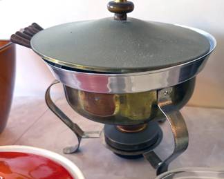 Fondue pot