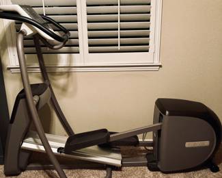 Precor 5.37 Elliptical Crosstrainer. 15 programs.