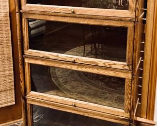 Mid 20th Century Vintage Oak Solid Wood Barrister Bookcase Lawyers Four Shelf Glass Doors.