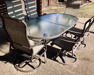 Glass Top 7Pc Patio Set w/Swivel Chairs.