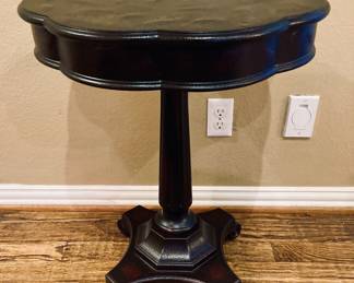 Black Wood Painted Top End/Accent Lamp Table.