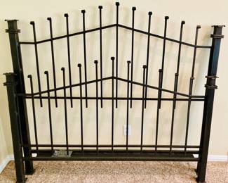 Black Wrought Iron Queen Bed. Headboard/Foot/Side Frame. Top Condition.