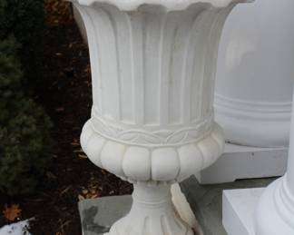Urn form planters