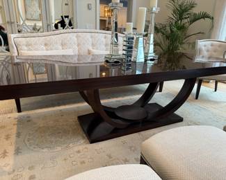 Century dining table with 2 leaves 