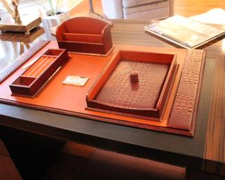 Daines & Hathaway English leather desk set