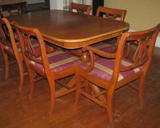 Dining table/6 chairs