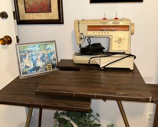 Vintage Singer Sewing Machine and Table