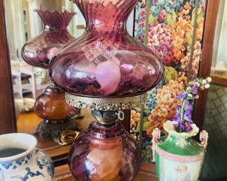 Antique lamps and decorative accents 