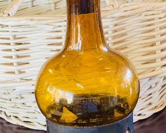 Brutalist bottle by Felipe Der Flingher