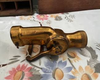 Solid brass fire hose nozzle