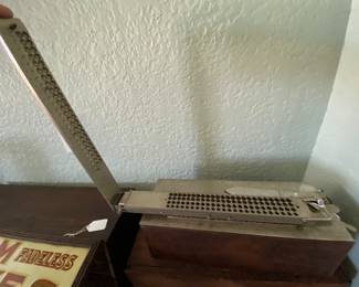 Antique pill and capsule maker 