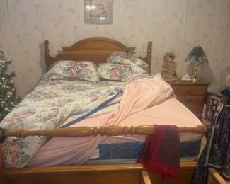 Queen bedroom set with mattress, box springs, headboard and footboard 