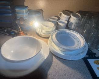 Country Correlle ware w matching drinking glasses 