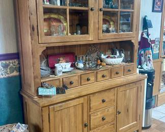 Broyhill hutch/display/storage cabinet matches table with 8 chairs and also a side glass display cabinet with drawers - Broyhill