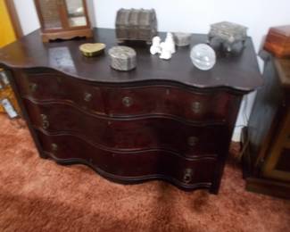 Antique chest of drawers