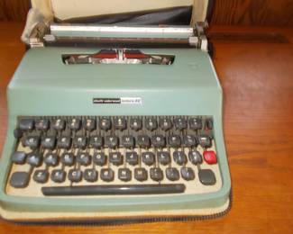 Portable typewriter