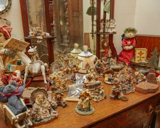 Boyd's Bears collectibles