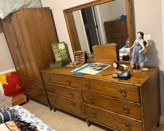 DREXEL BEDROOM SET