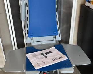 BELLEVITA DRIVE MEDICAL BATH LIFT 