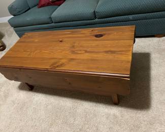 Solid wood coffee table with expansion sides
