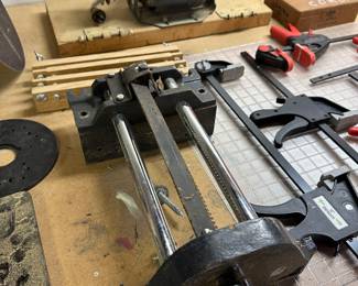 Assorted tools - QUICK RELASE FRONT VISE on the fore front! 